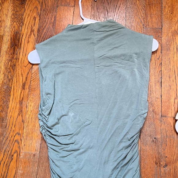 Hello Molly Top - Picture 2 of 3